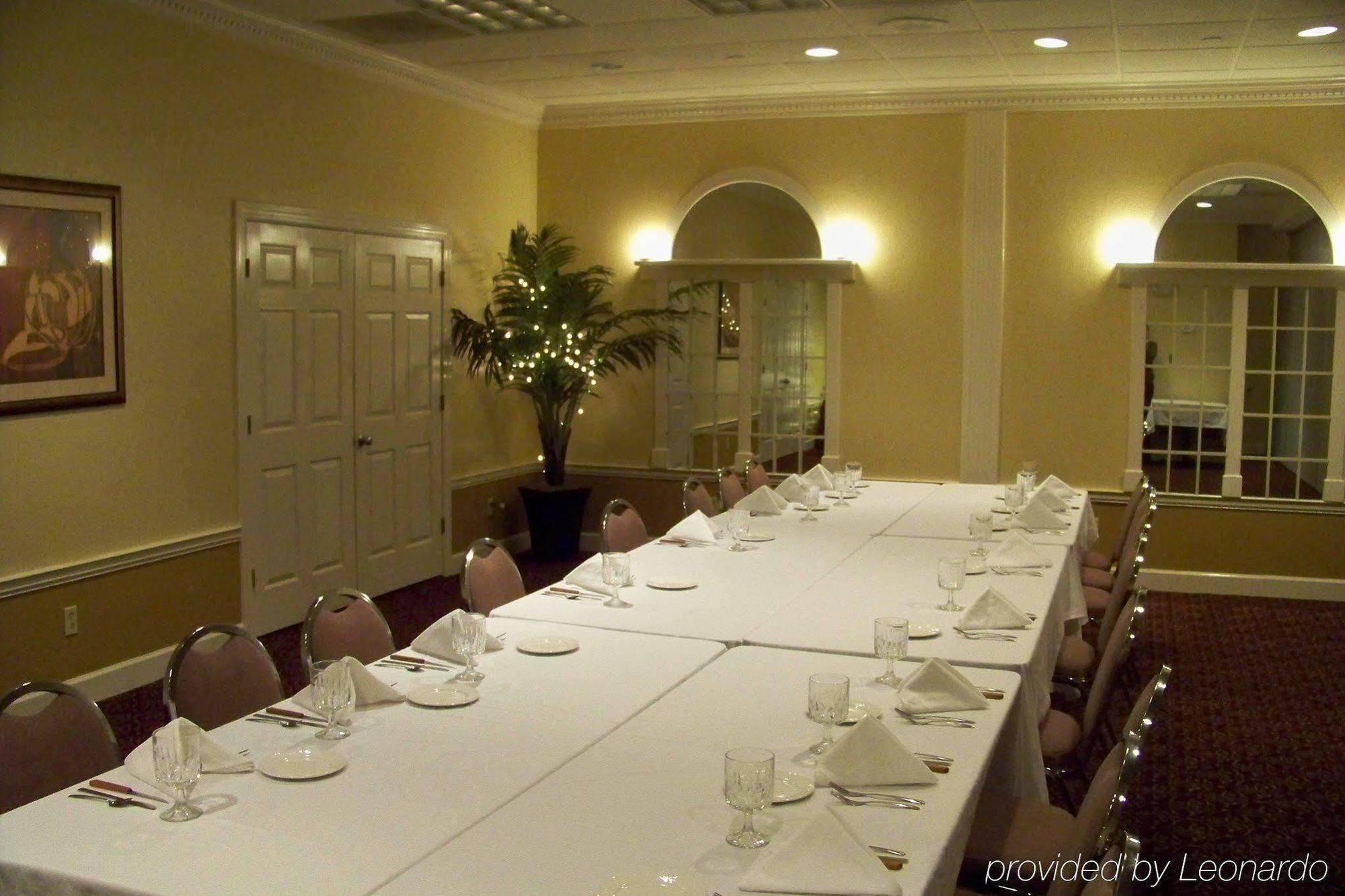 White Columns Inn Томсон Ресторан фото
