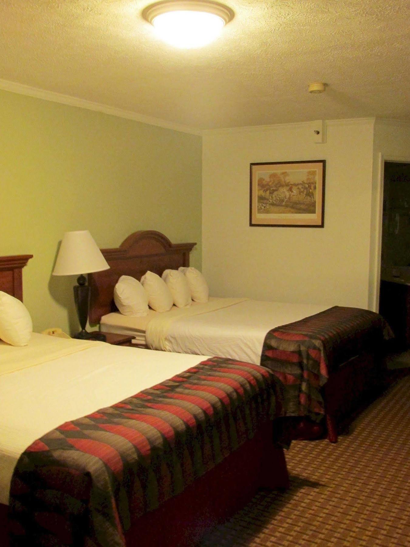 White Columns Inn Томсон Екстер'єр фото